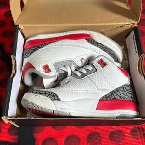 Retro Jordan 3 white and red